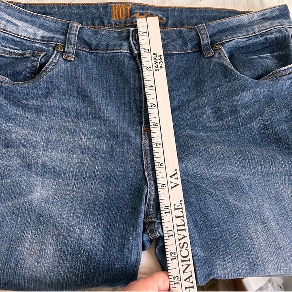Kut from the Kloth Raw Hem Cropped Straight Leg Jeans - Picture 15 of 16
